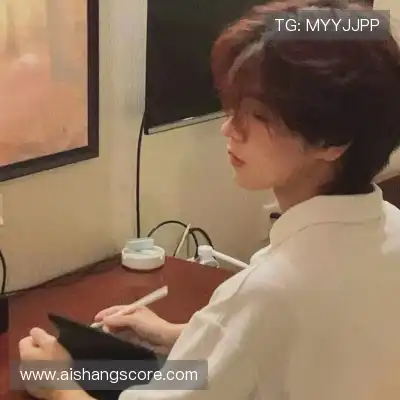 黄婧茵